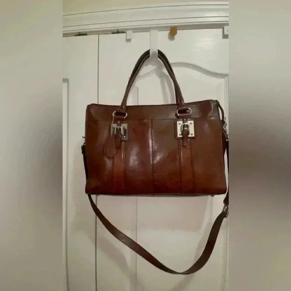 Wilson leather original back, rown color great conditions with adjstbel strap